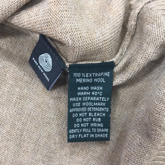 RODD AND GUNN Hawtrey Regular Sweater - Picture 7 of 8